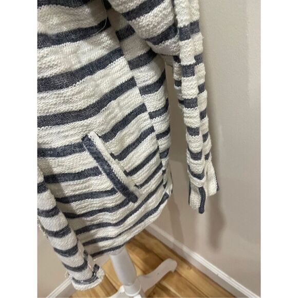 Maurices Stripe Hoodie Sweater Size XL - Picture 3 of 6